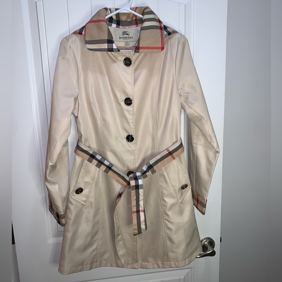 Beautiful Burberry jacket - Picture 7 of 15
